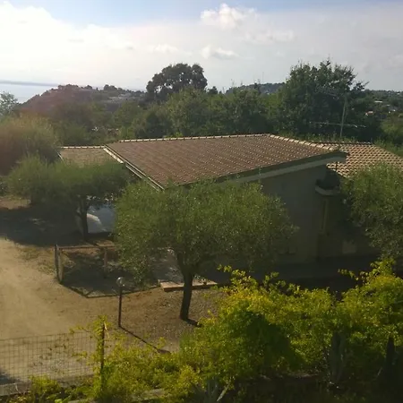 La Scogliera Del Capo Santa Maria (Vibo Valentia)